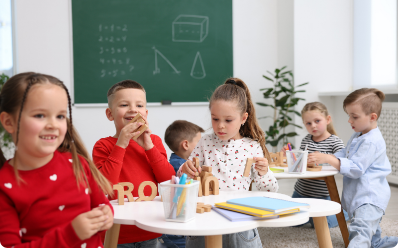 Міжнародна непублічна початкова школа у Варшаві - Strona Główna